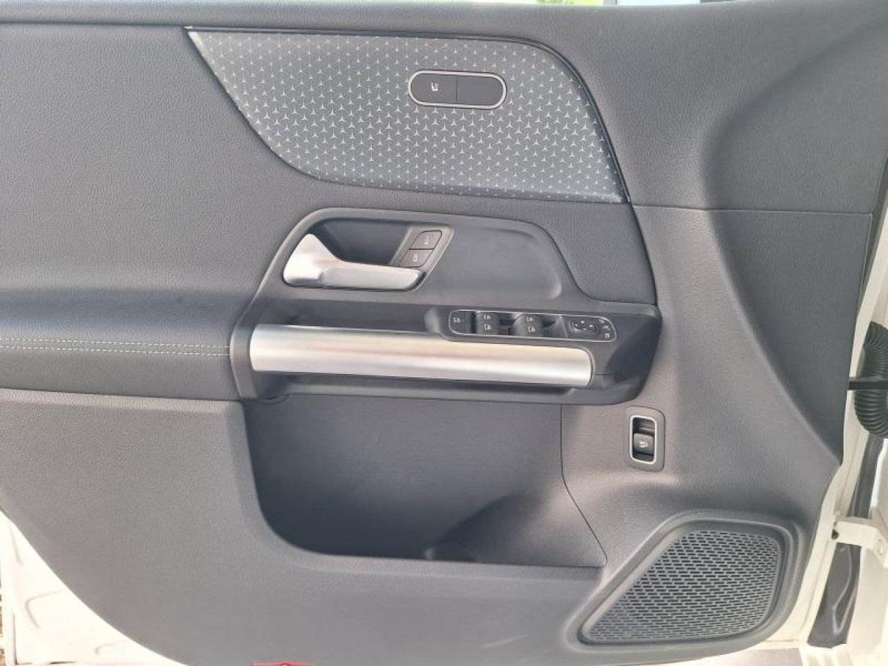 Photo du v&eacute;hicule 13 / 18