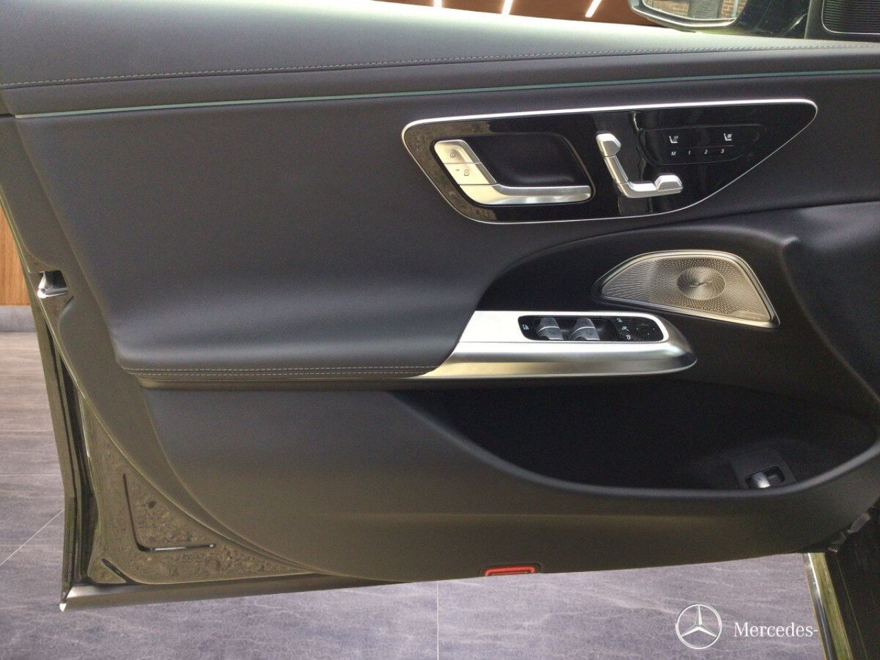 Mercedes-Benz E-Klasse – Bild 12
