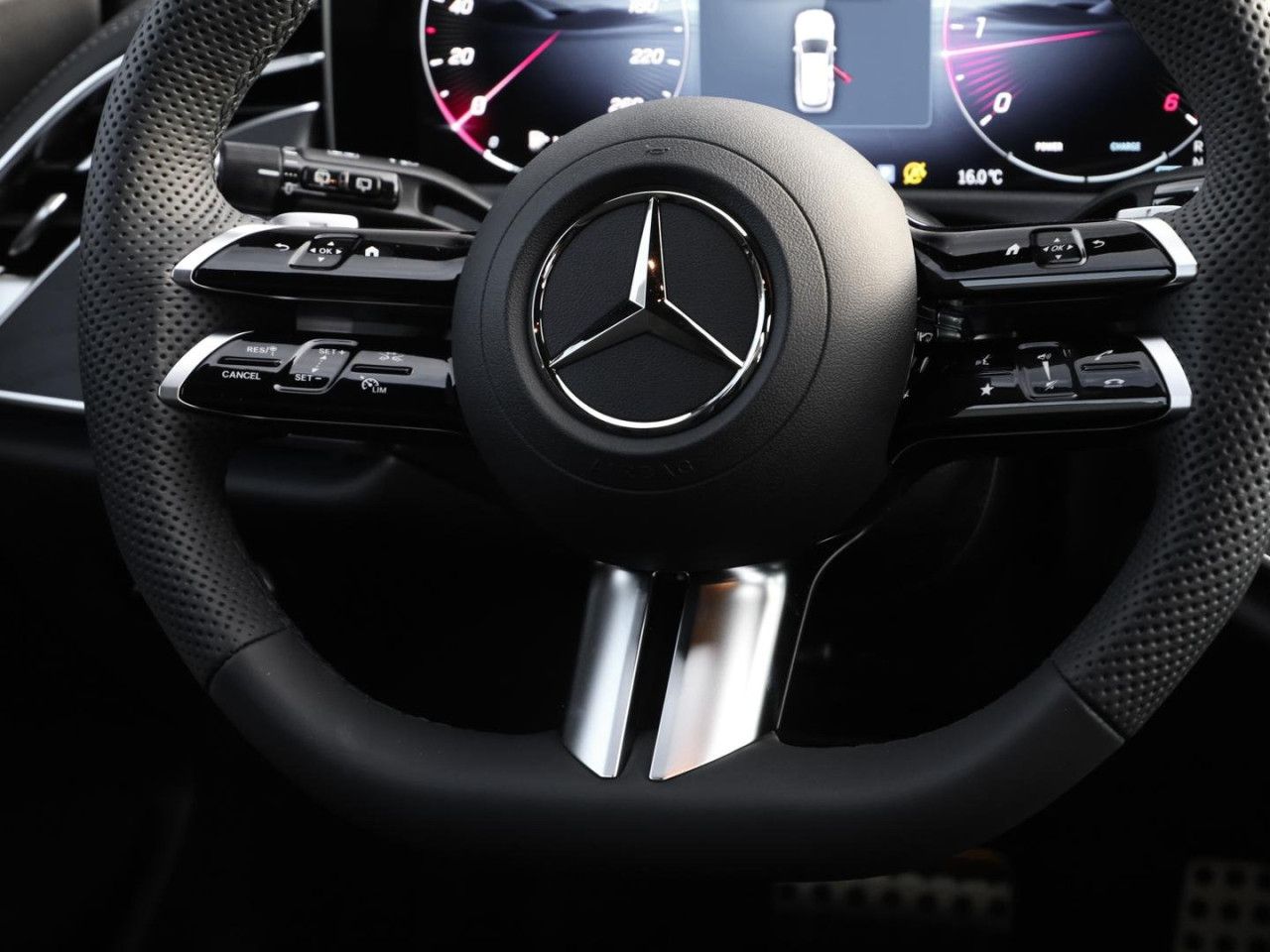 Mercedes-Benz E-Klasse – Bild 16