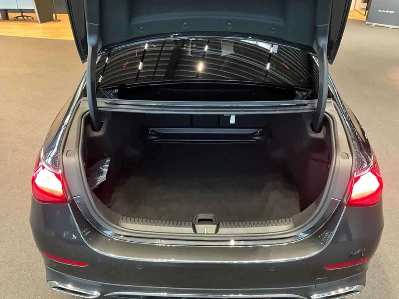 Mercedes-Benz E-Klasse – Bild 15