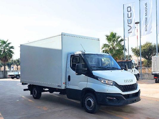 Vehicle image 1 / 8