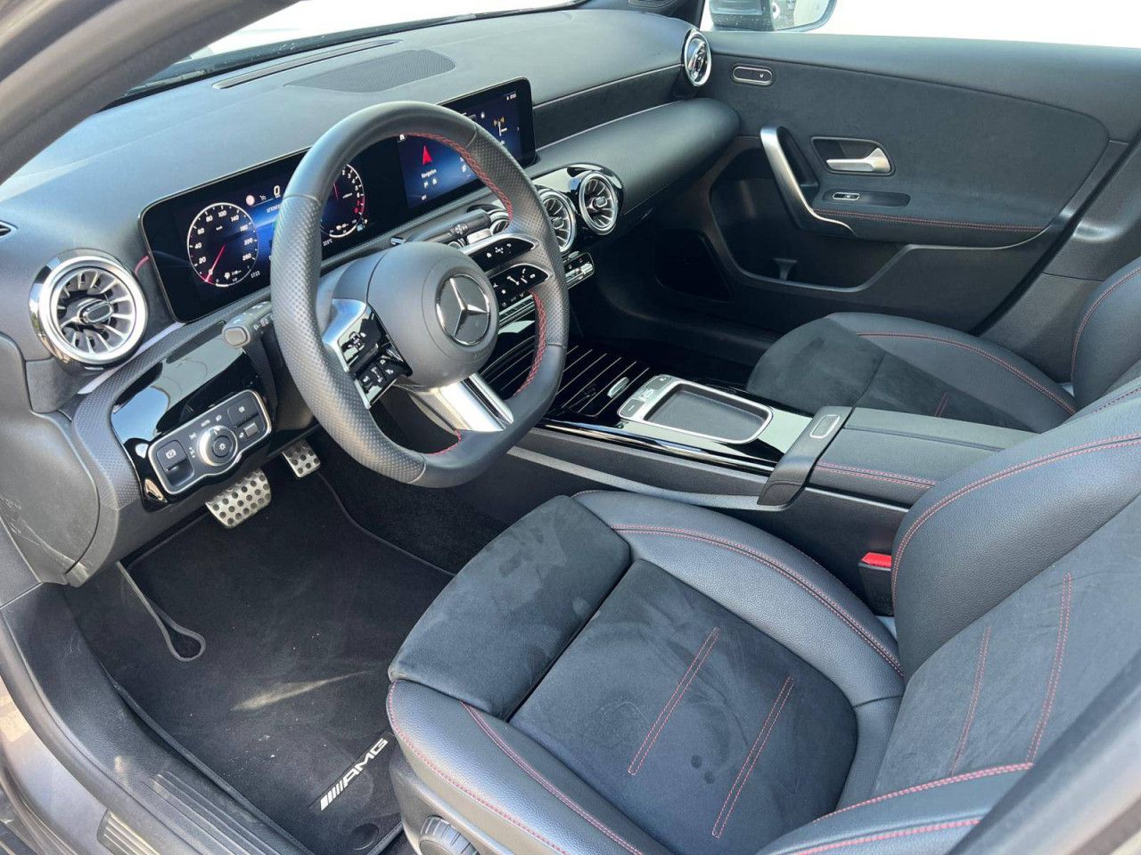 Photo du v&eacute;hicule 18 / 18