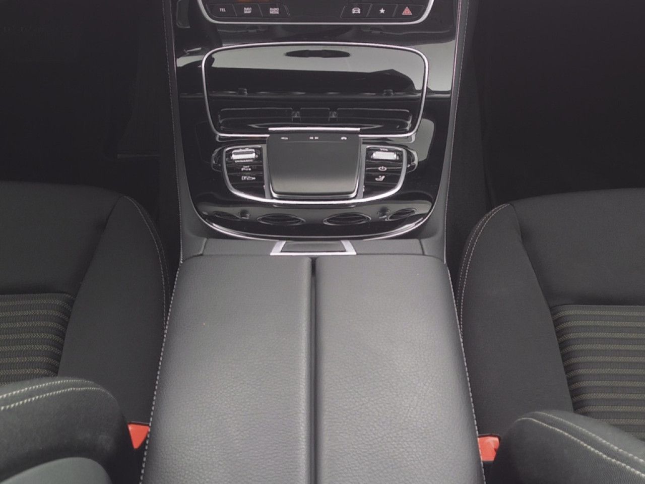 Mercedes-Benz E-Klasse – Bild 19