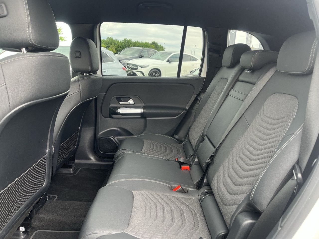 Mercedes-Benz E-Klasse – Bild 21