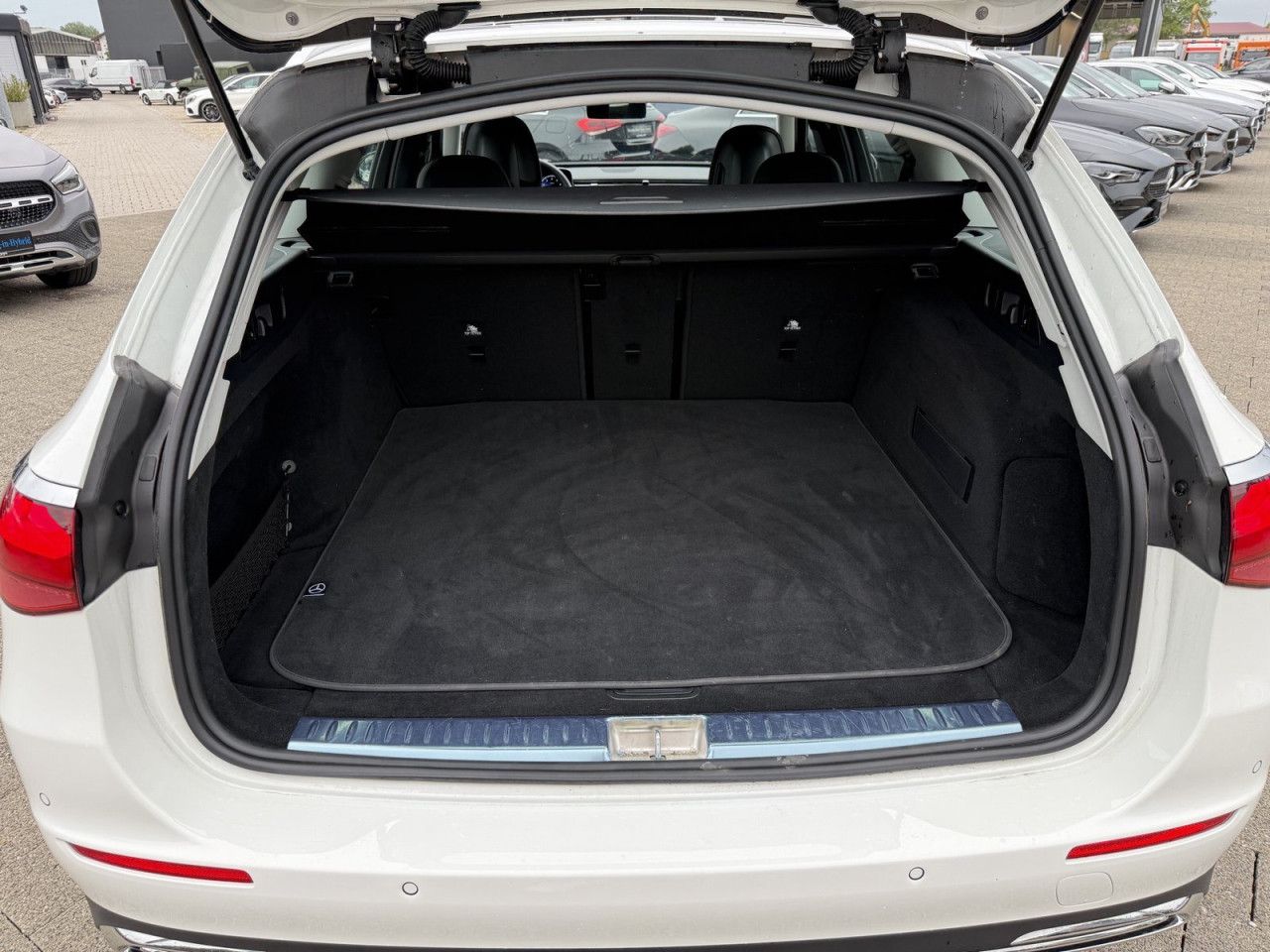 Mercedes-Benz E-Klasse – Bild 22