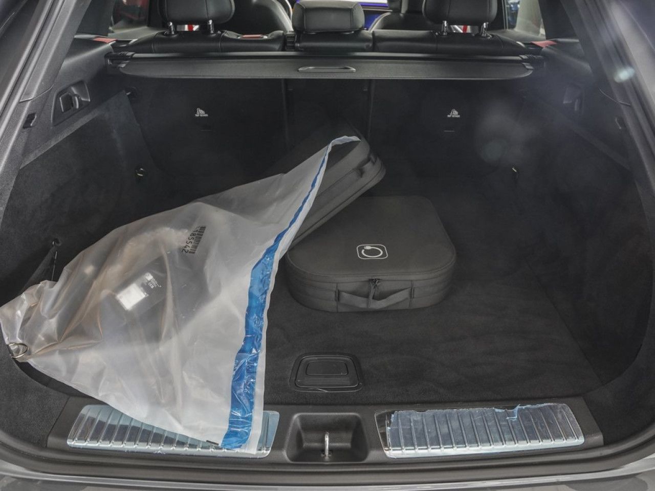 Mercedes-Benz EQE SUV – Bild 12