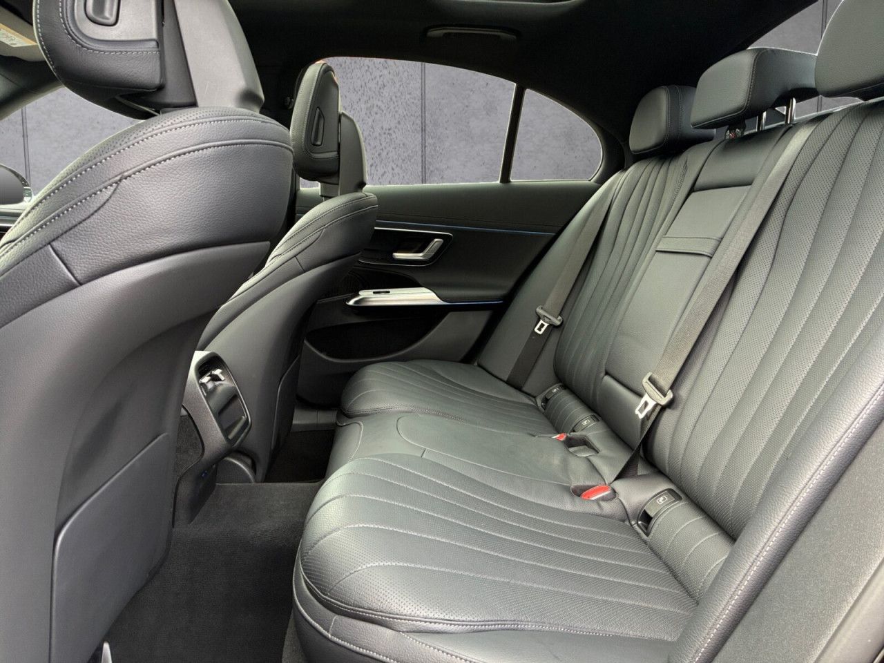Mercedes-Benz E-Klasse – Bild 9