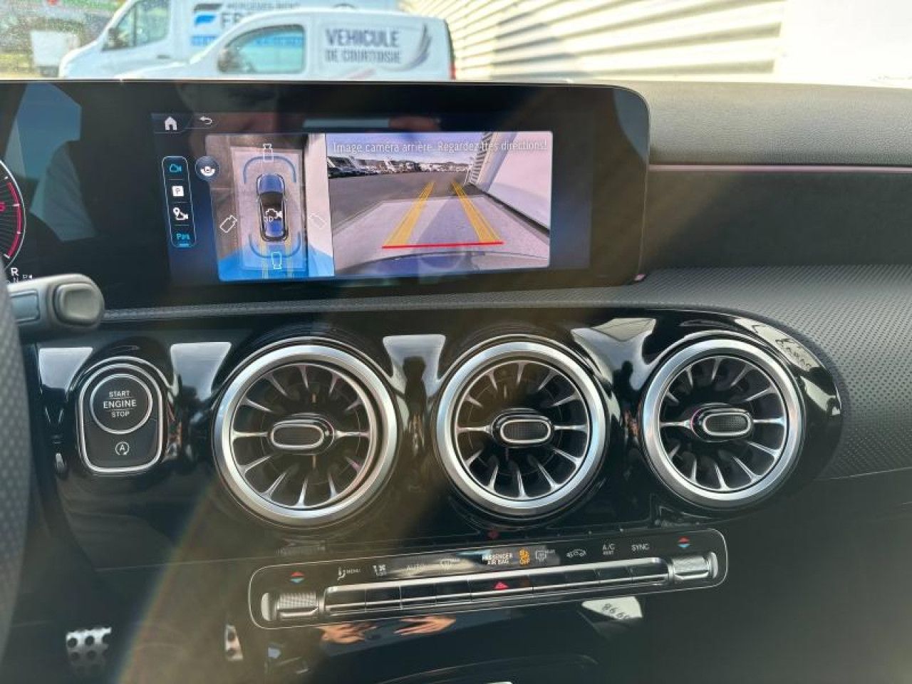 Photo du v&eacute;hicule 15 / 17