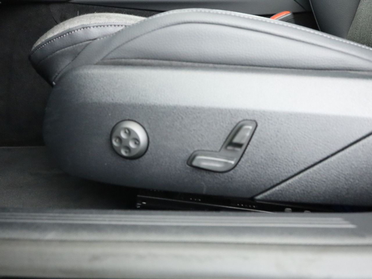 Mercedes-Benz E-Klasse – Bild 27