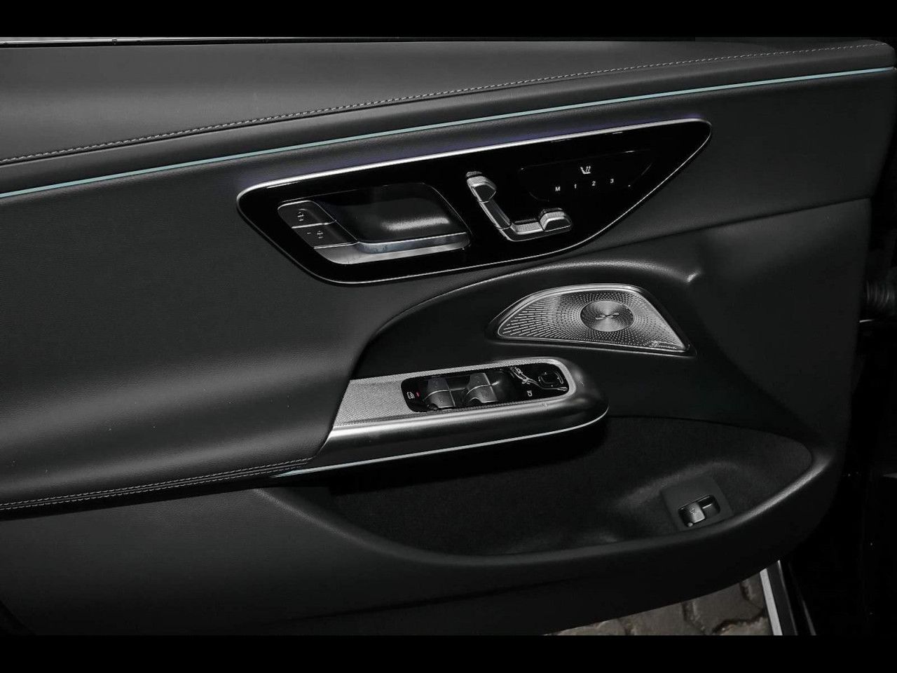 Mercedes-Benz E-Klasse – Bild 12