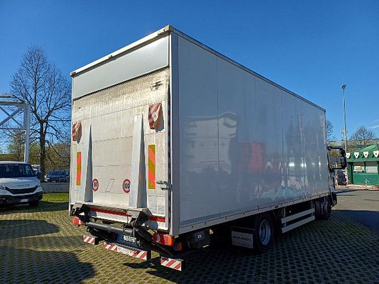 Vehicle image 3 / 13