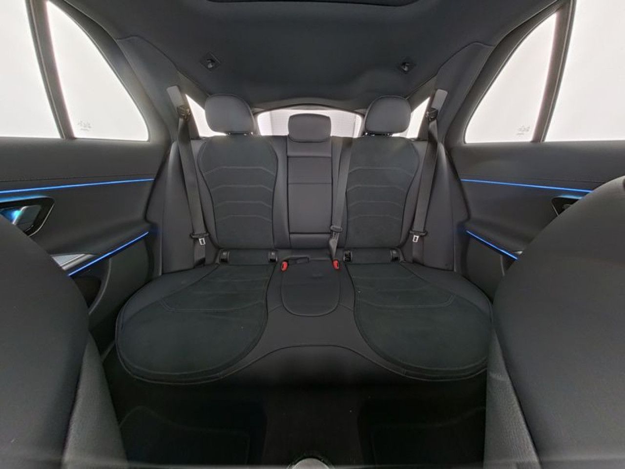 Mercedes-Benz E-Klasse – Bild 8