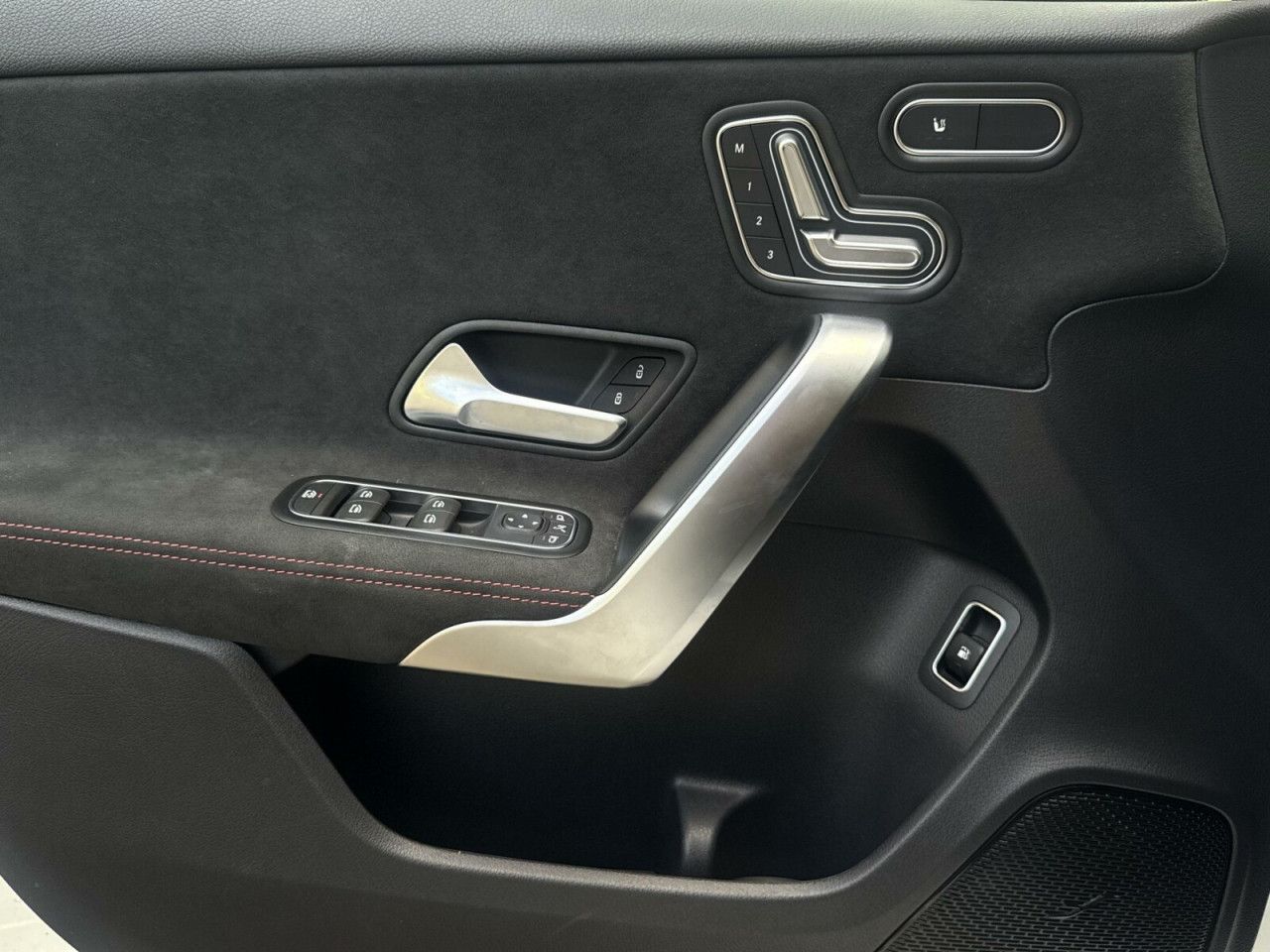 Zdjęcie pojazdu 19 / 22