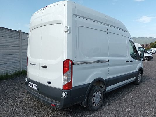 Vehicle image 3 / 5