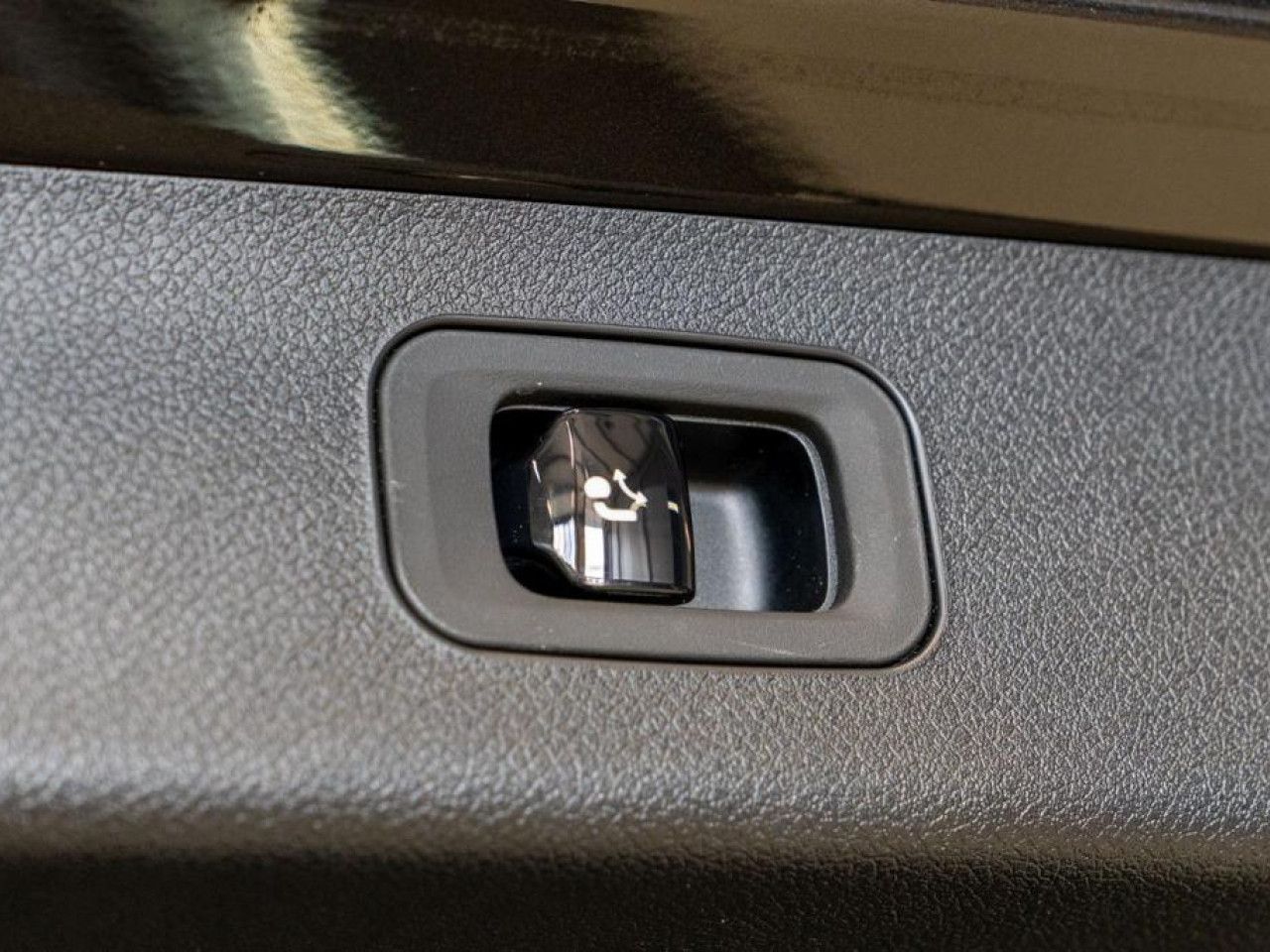 Mercedes-Benz E-Klasse – Bild 12