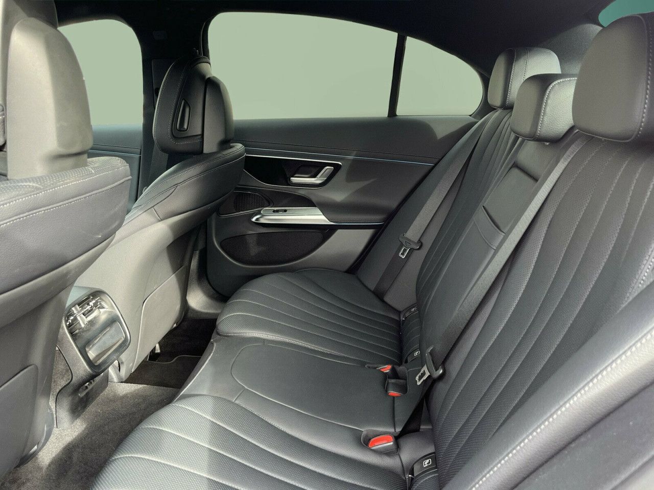 Mercedes-Benz E-Klasse – Bild 15