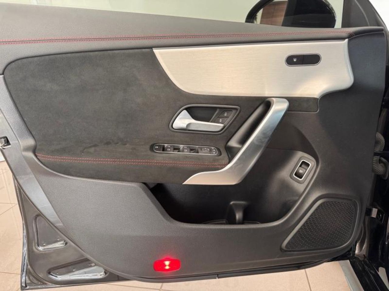 Photo du v&eacute;hicule 12 / 18