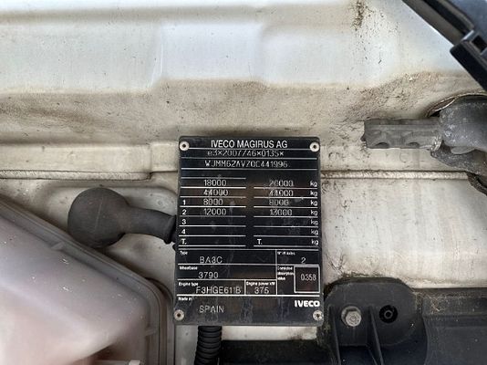 Vehicle image 15 / 16