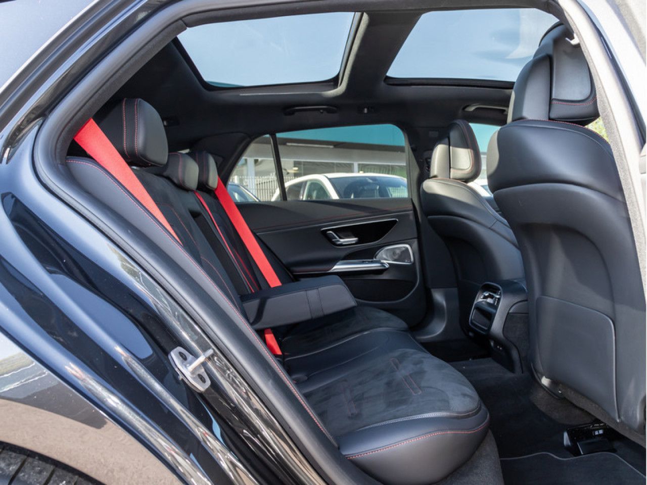 Mercedes-Benz E-Klasse – Bild 9