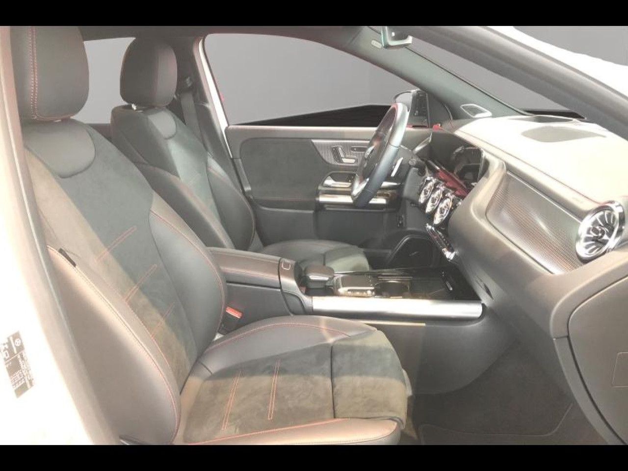 Photo du v&eacute;hicule 13 / 18