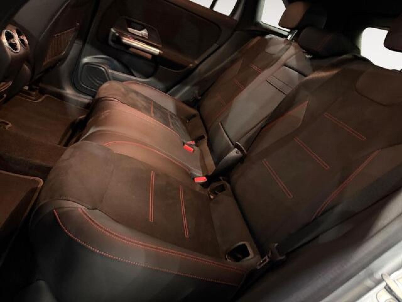 Imagem do veículo 4 / 15