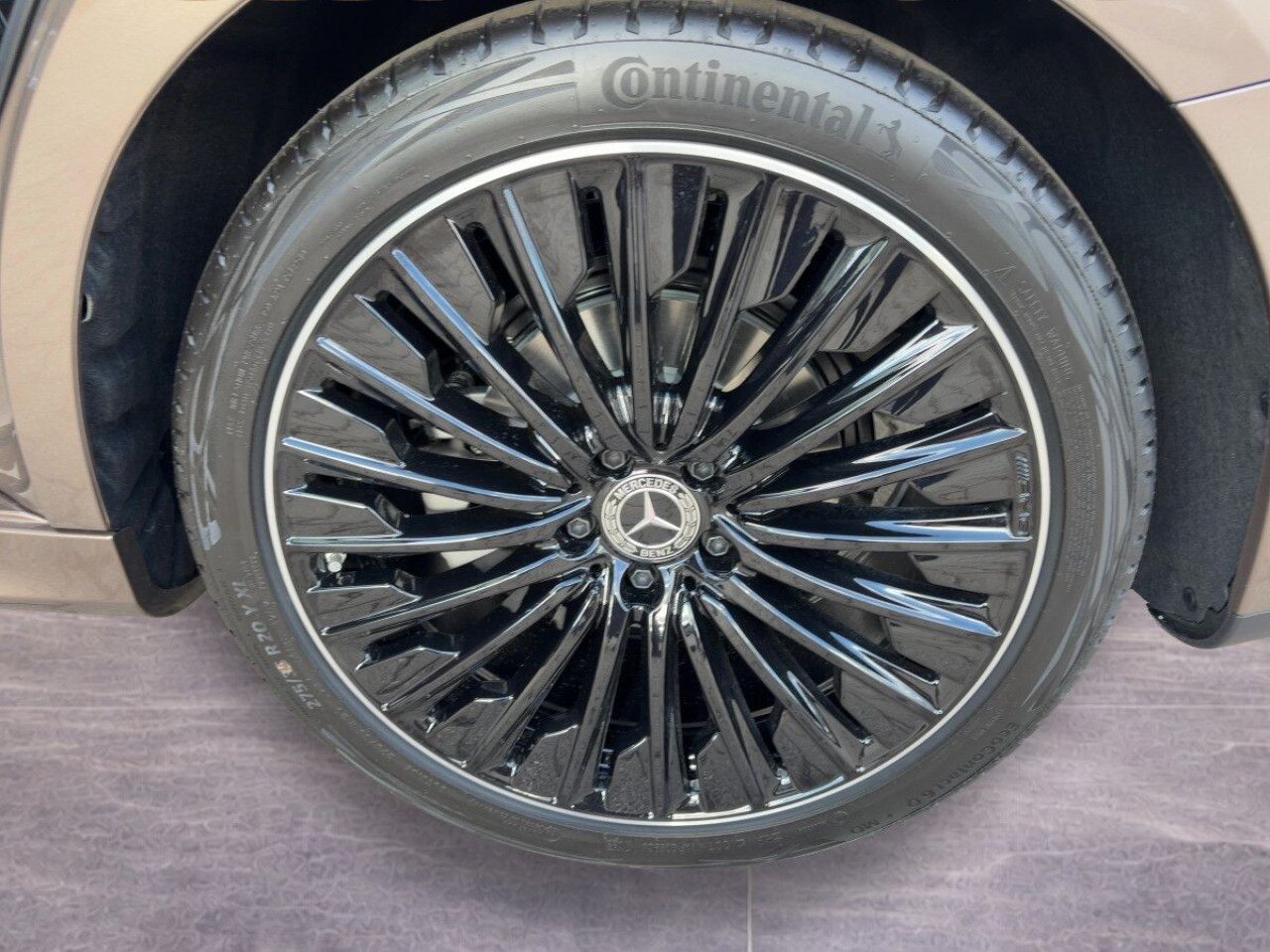 Mercedes-Benz E-Klasse – Bild 11