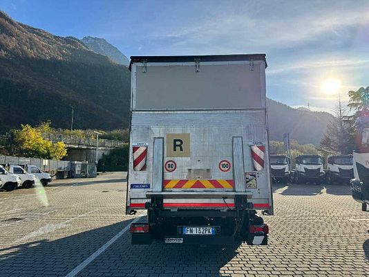 Vehicle image 4 / 11