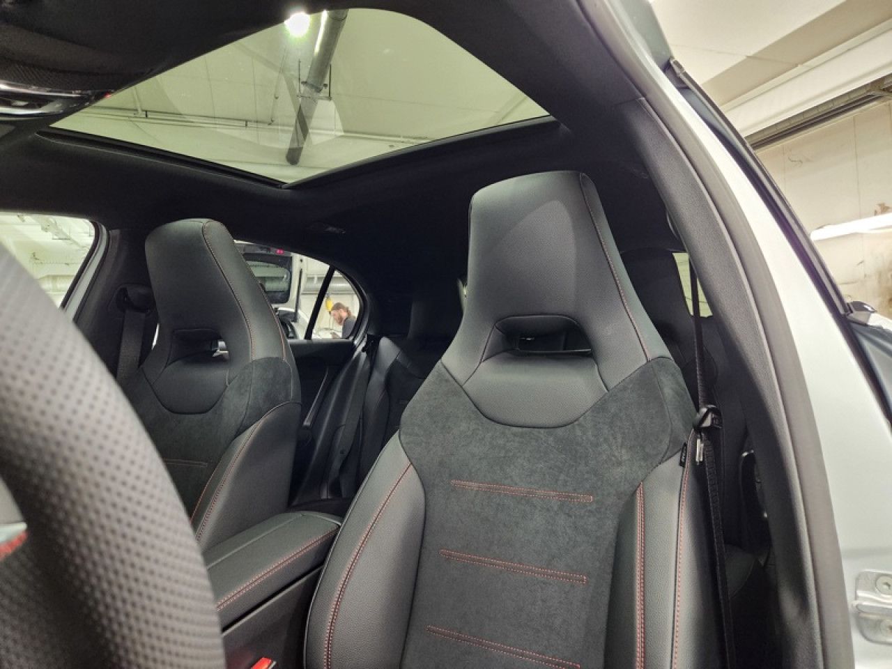 Photo du v&eacute;hicule 13 / 14