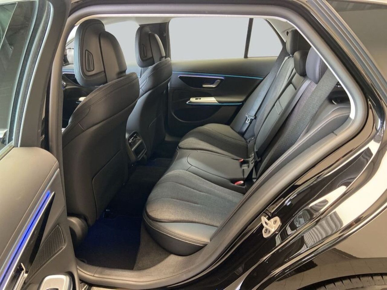Mercedes-Benz E-Klasse – Bild 11