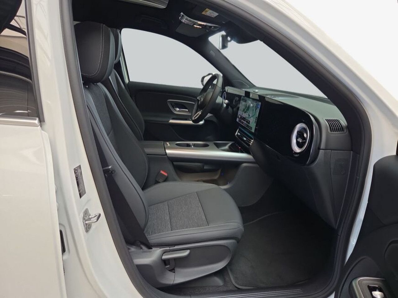 Mercedes-Benz GLB – Bild 13