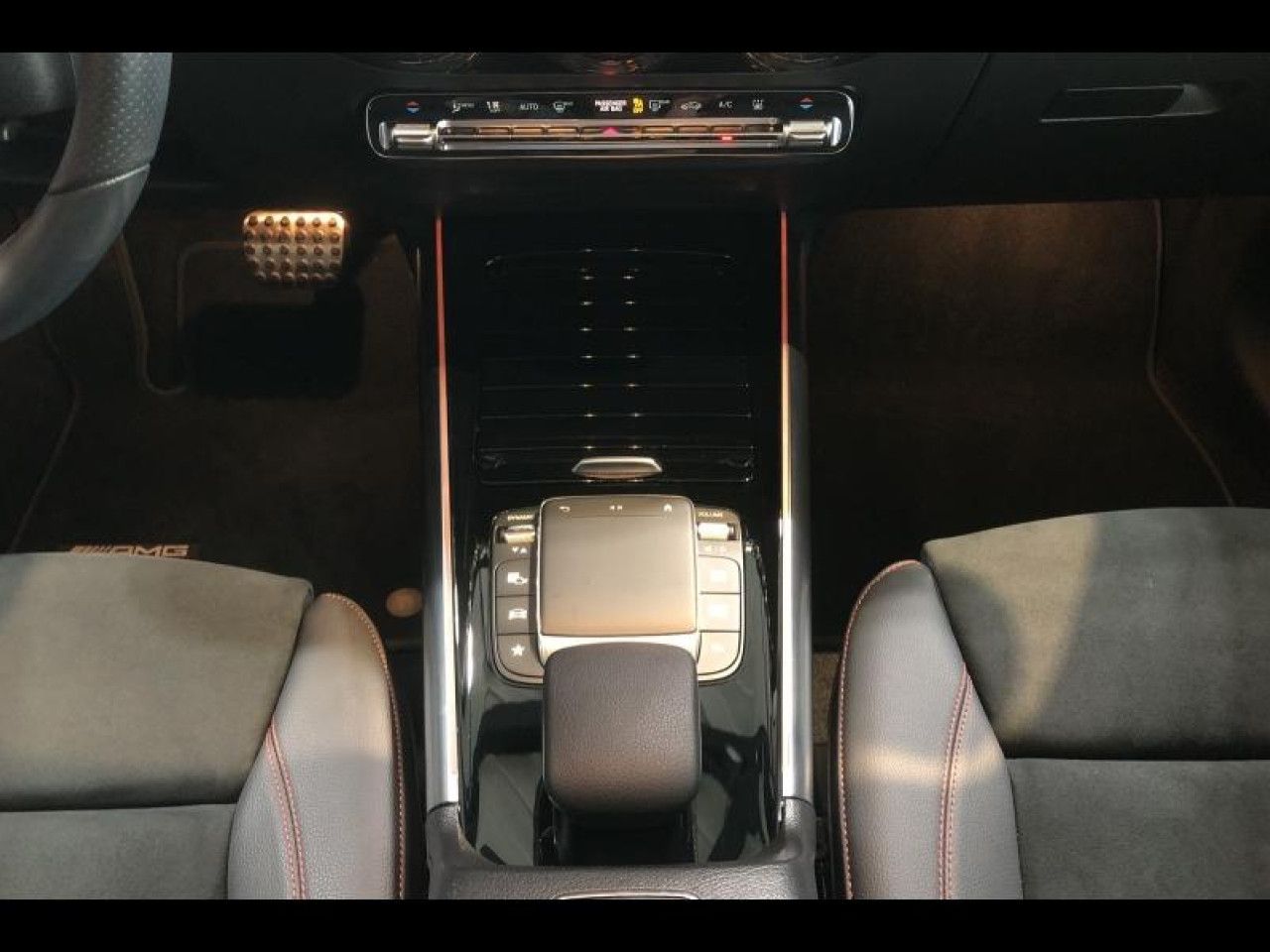 Photo du v&eacute;hicule 8 / 18