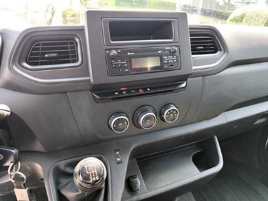 Vehicle image 7 / 8