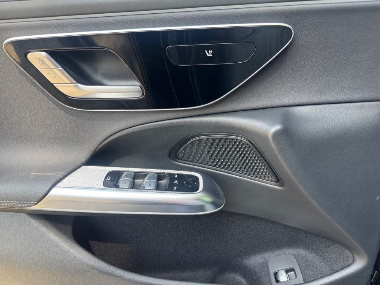 Mercedes-Benz E-Klasse – Bild 14