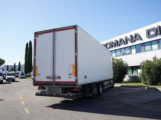 Vehicle image 8 / 15