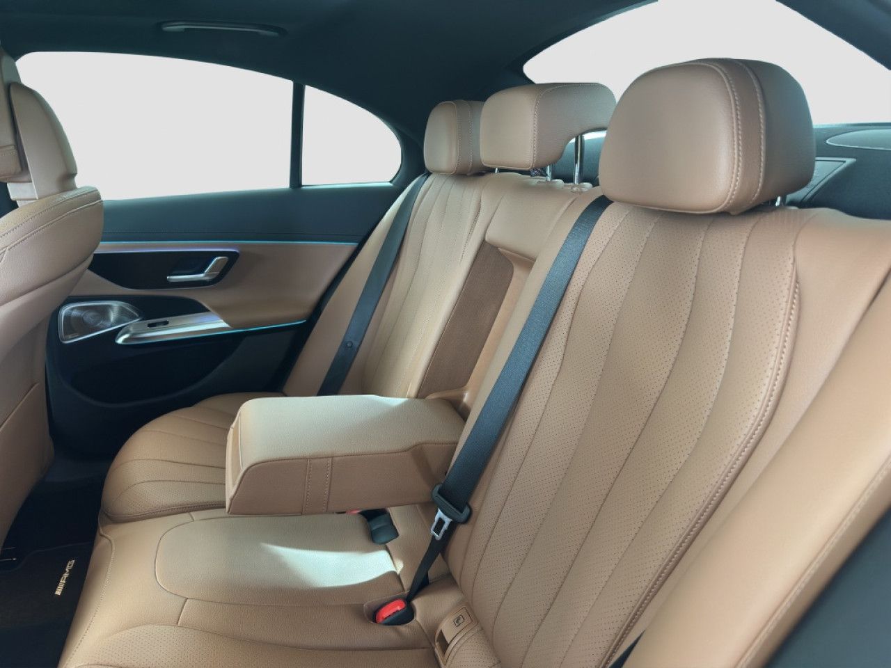 Mercedes-Benz E-Klasse – Bild 12