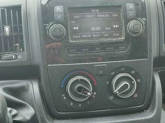 Vehicle image 9 / 10