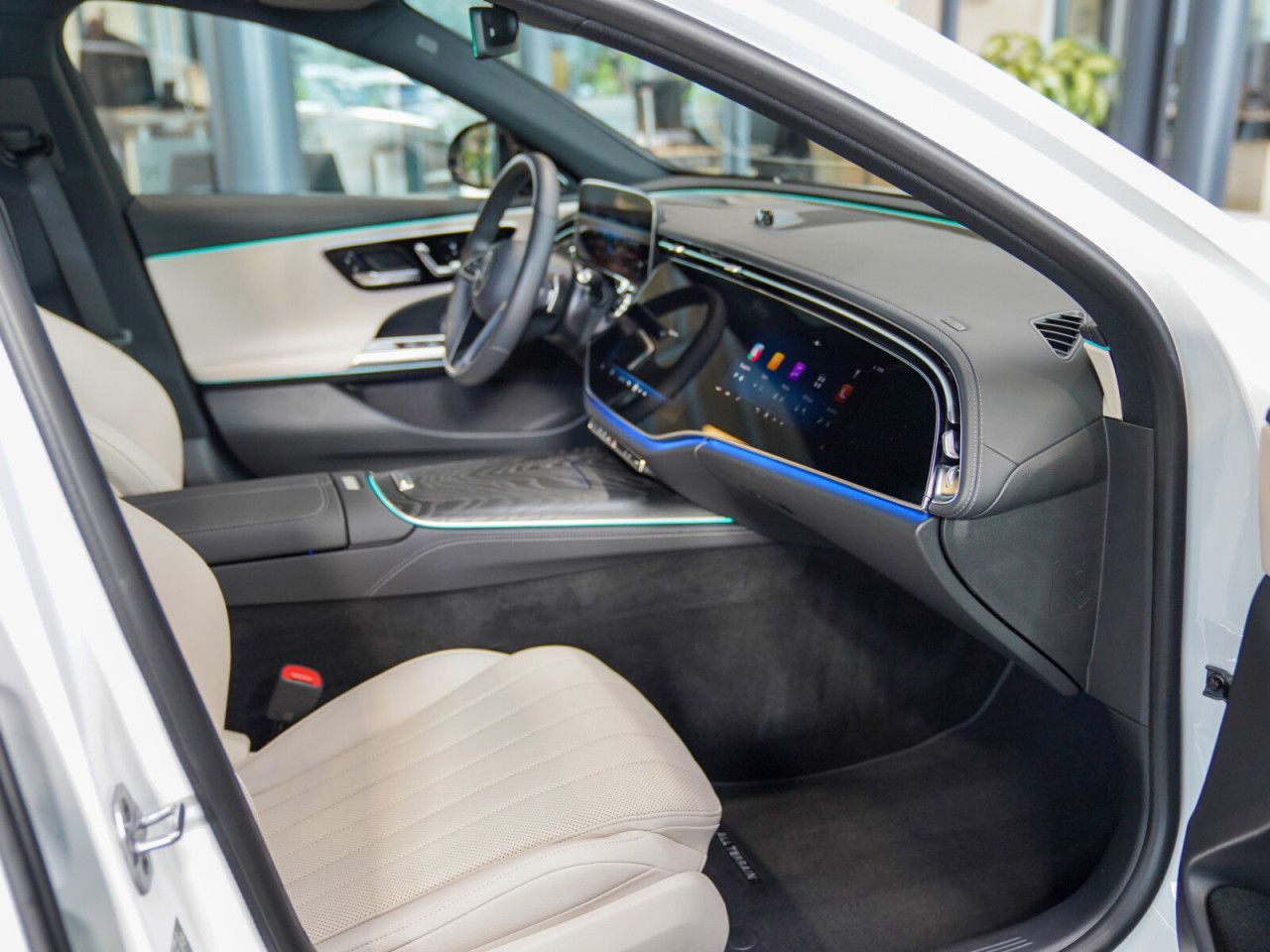 Mercedes-Benz E-Klasse – Bild 13