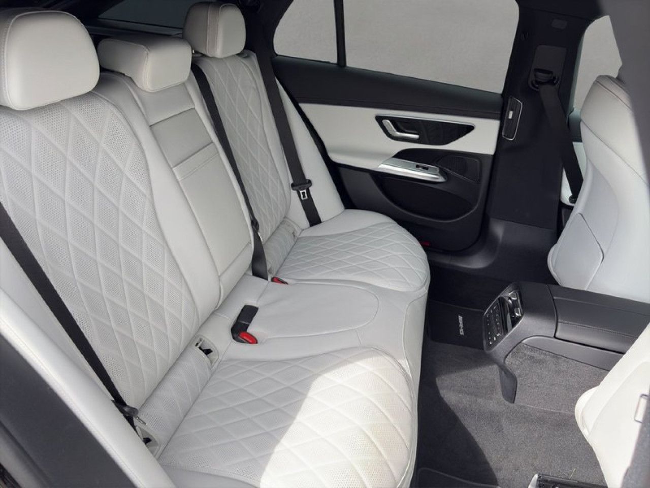 Mercedes-Benz E-Klasse – Bild 6
