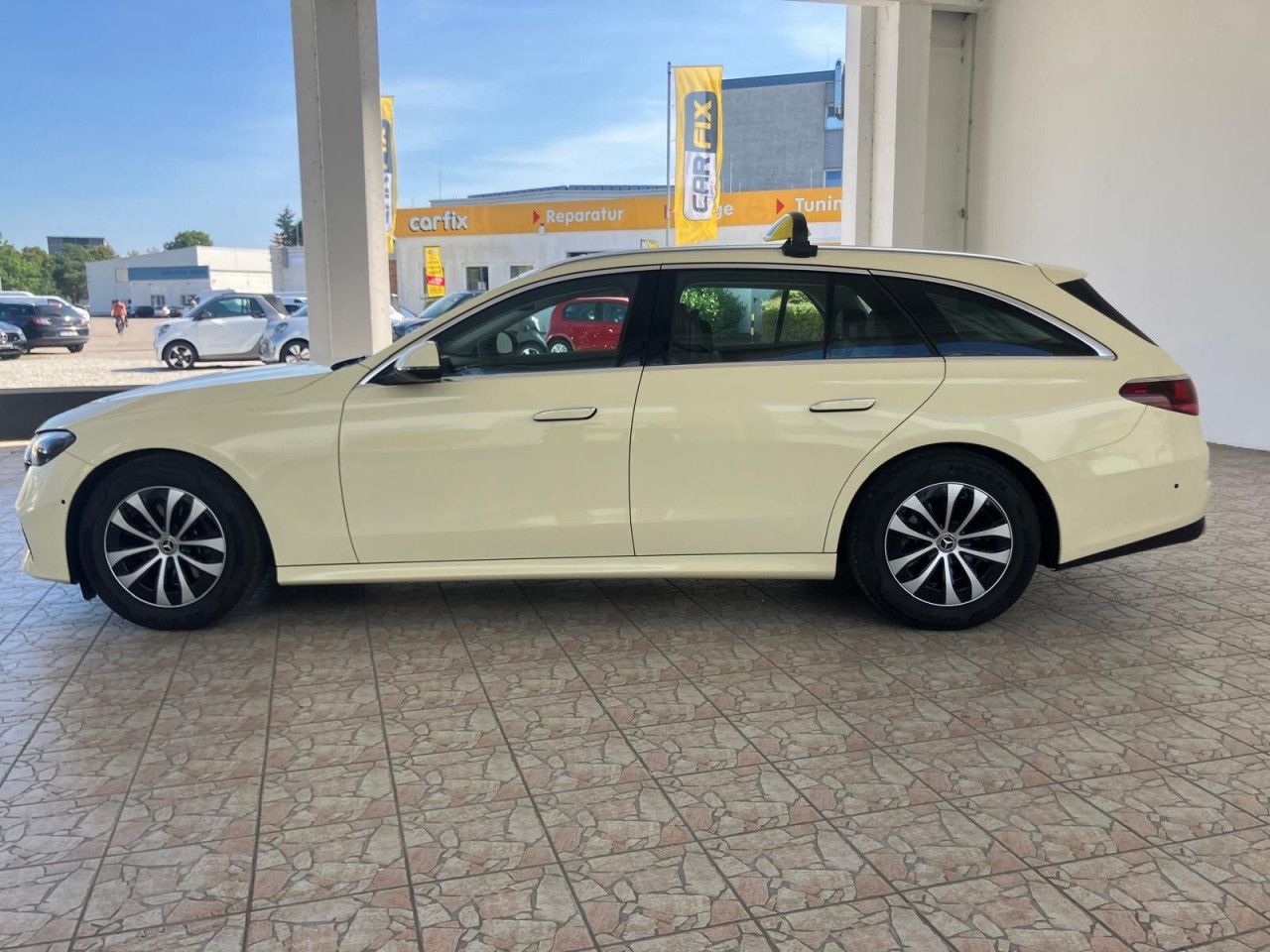 Mercedes-Benz E-Klasse – Bild 8