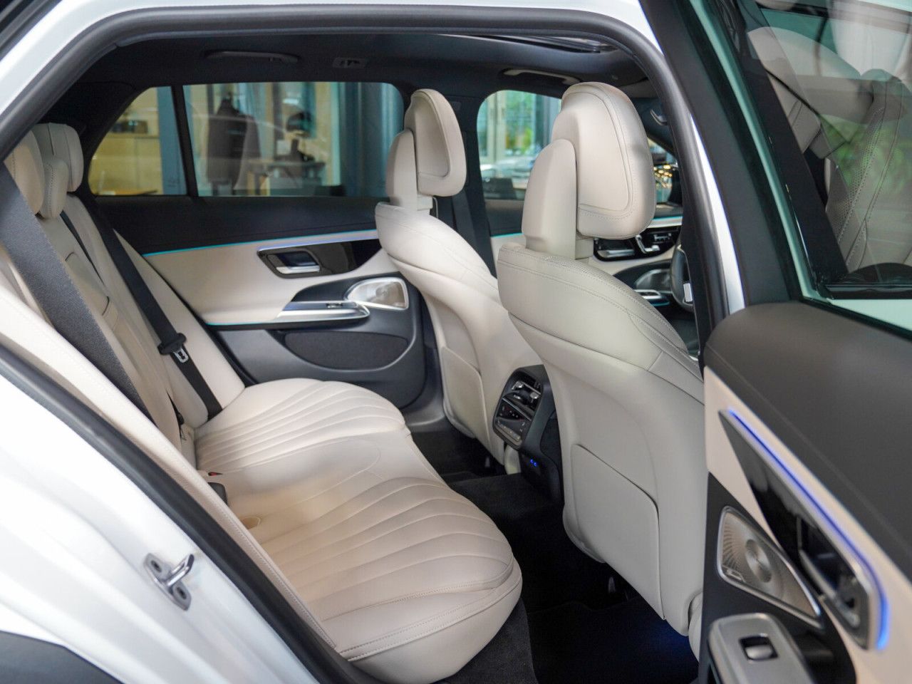 Mercedes-Benz E-Klasse – Bild 16