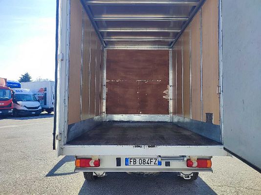 Vehicle image 7 / 11