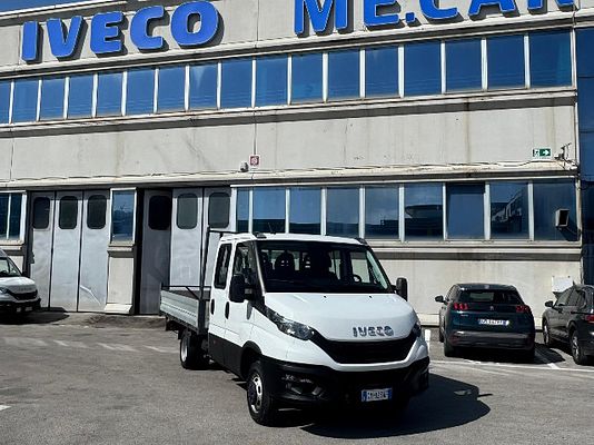 Vehicle image 1 / 7
