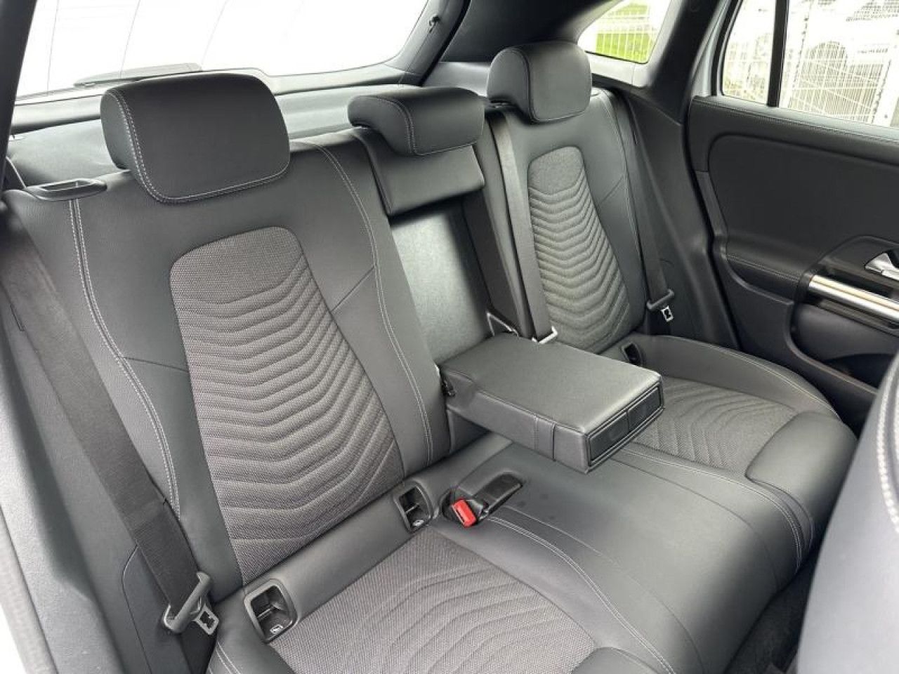 Photo du v&eacute;hicule 13 / 18