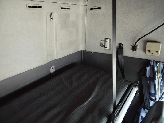 Vehicle image 12 / 16