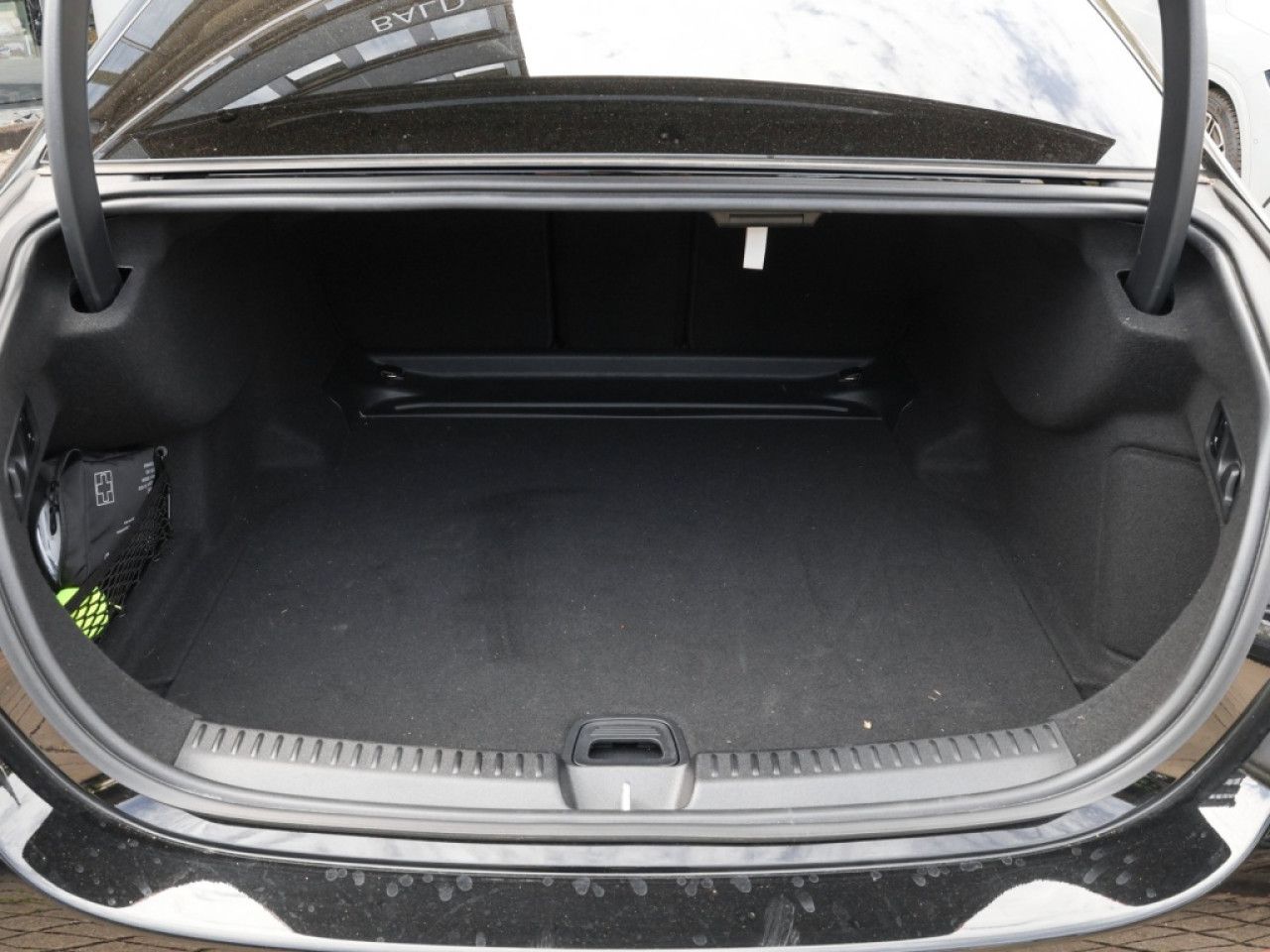 Mercedes-Benz E-Klasse – Bild 12