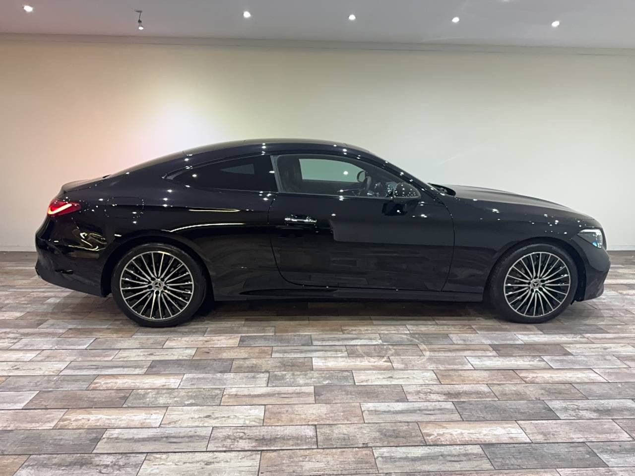 Photo du véhicule 2 / 17