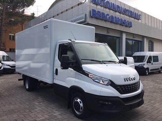 Vehicle image 1 / 11