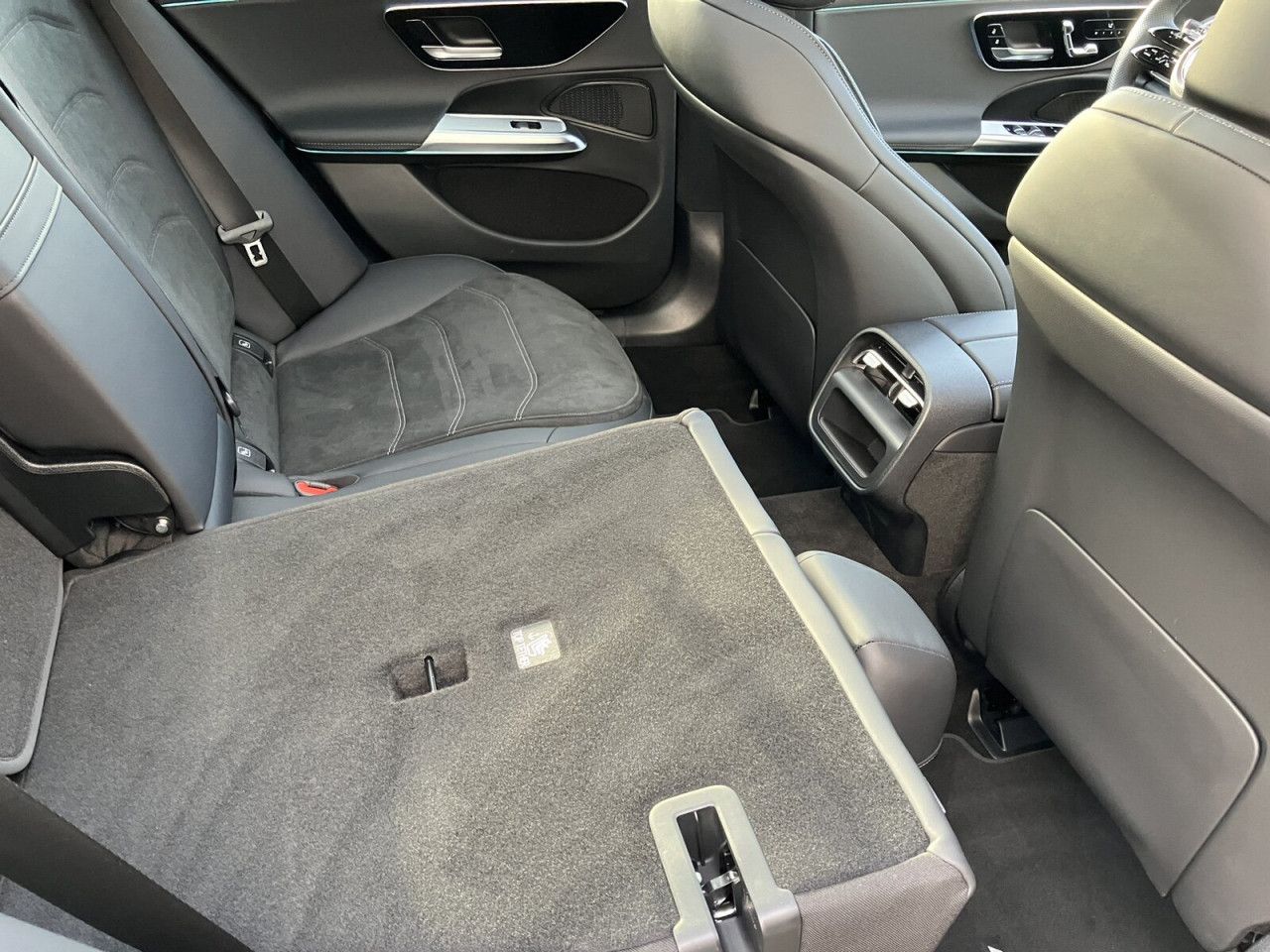 Mercedes-Benz E-Klasse – Bild 10