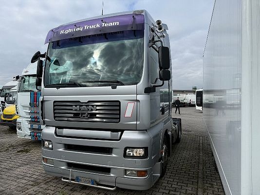 Vehicle image 3 / 6
