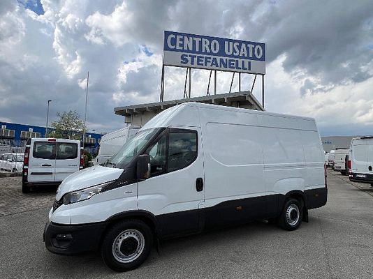 Vehicle image 1 / 13